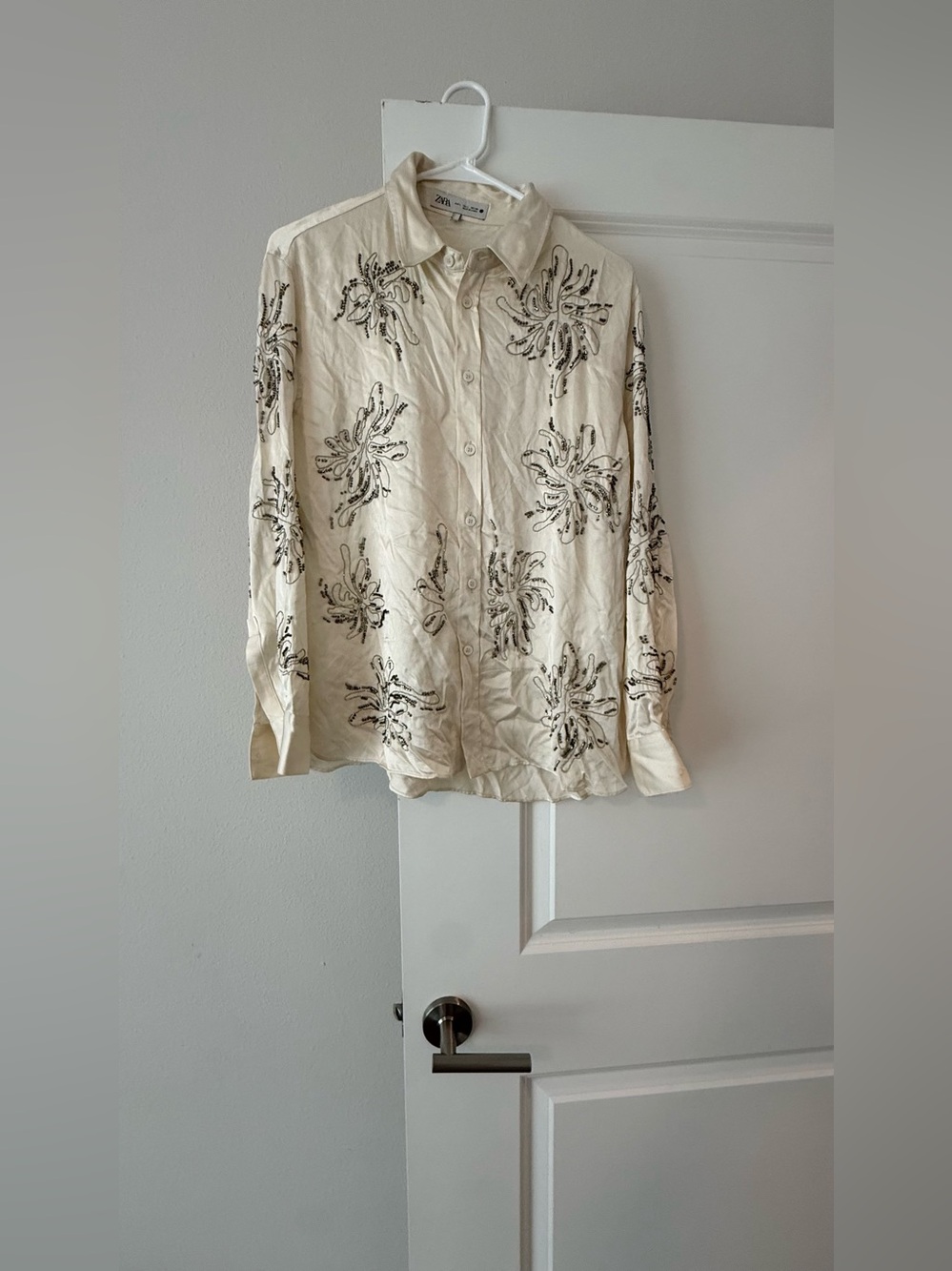 Zara Cream Button-Up Blouse with Black Floral Embroidery